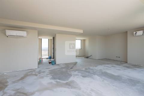 Penthouse T3 Duplex comTerraços e Vista Rio Douro