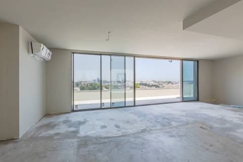 Penthouse T3 Duplex comTerraços e Vista Rio Douro