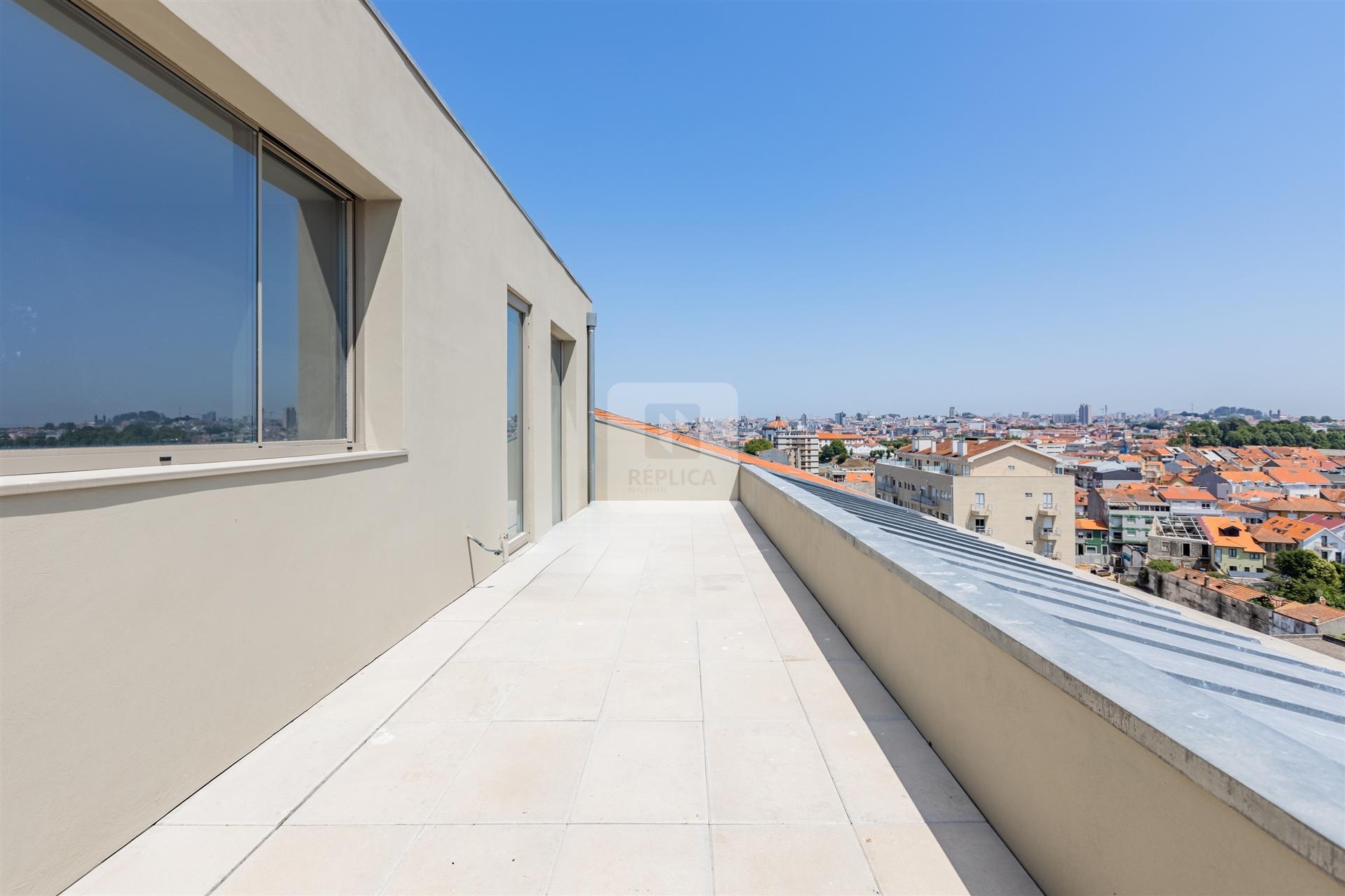 Penthouse T3 Duplex comTerraços e Vista Rio Douro
