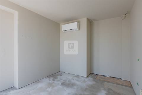 Penthouse T3 Duplex comTerraços e Vista Rio Douro