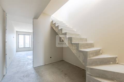 Penthouse T3 Duplex comTerraços e Vista Rio Douro