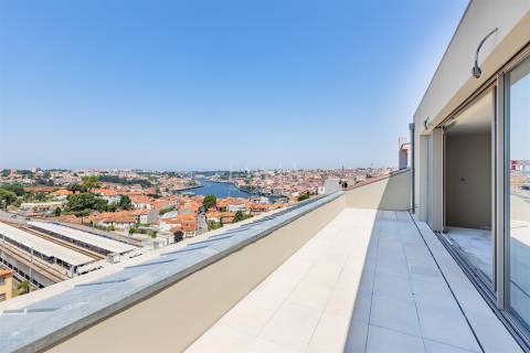 Penthouse T3 Duplex comTerraços e Vista Rio Douro