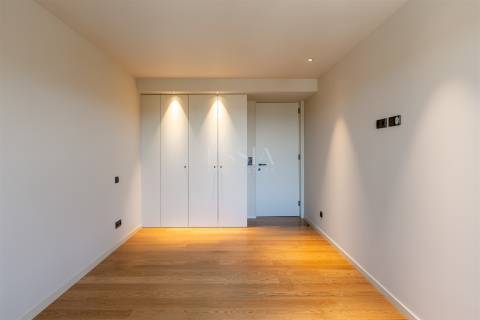Penthouse T3 Duplex comTerraços e Vista Rio Douro