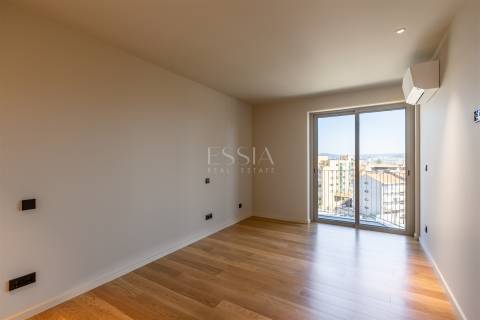 Penthouse T3 Duplex comTerraços e Vista Rio Douro