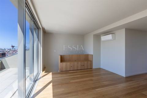 Penthouse T3 Duplex comTerraços e Vista Rio Douro