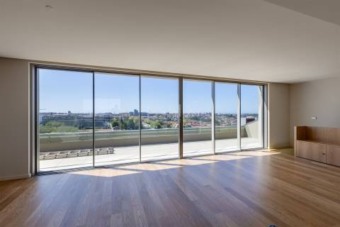Penthouse T3 Duplex comTerraços e Vista Rio Douro