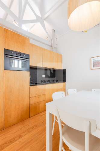 Moradia T0 Mobilada com Mezanine e Logradouro de 15m2 na Foz do Douro