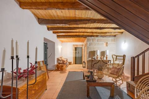 Moradia rústica T3 reabilitada em Viana do Castelo