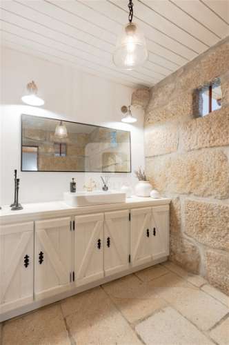 Moradia rústica T3 reabilitada em Viana do Castelo