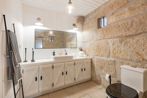 Moradia rústica T3 reabilitada em Viana do Castelo