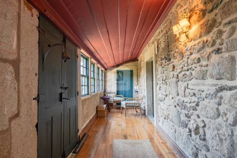 Moradia rústica T3 reabilitada em Viana do Castelo