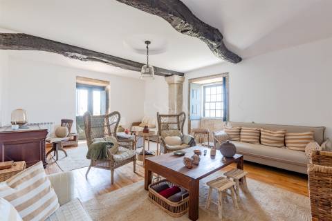 Moradia rústica T3 reabilitada em Viana do Castelo