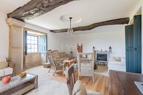 Moradia rústica T3 reabilitada em Viana do Castelo