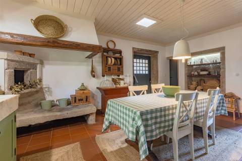 Moradia rústica T3 reabilitada em Viana do Castelo