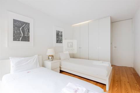 Apartamento T3 com Terraço e Vista Rio Douro | Cais do Cavaco