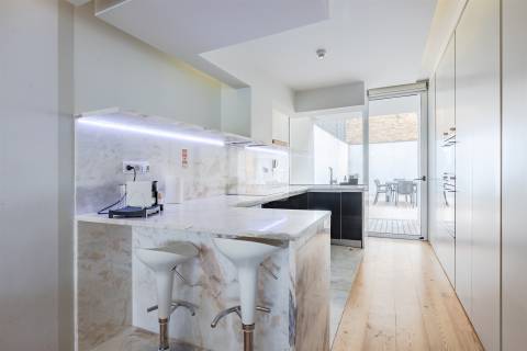 Apartamento T3 com Terraço e Vista Rio Douro | Cais do Cavaco