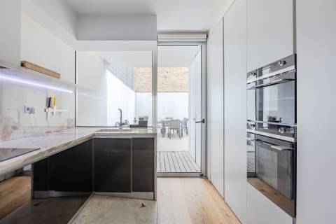 Apartamento T3 com Terraço e Vista Rio Douro | Cais do Cavaco