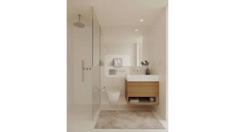 T2 no Luso Residence com Varanda e Arrumos - Porto