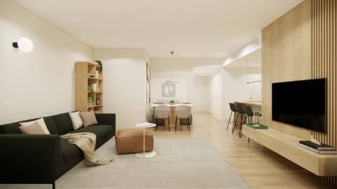 Apartamento T3 com Garagem e Arrumos no Marquês