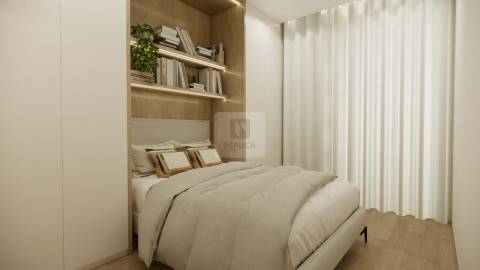 Apartamento T3 com Garagem e Arrumos no Marquês