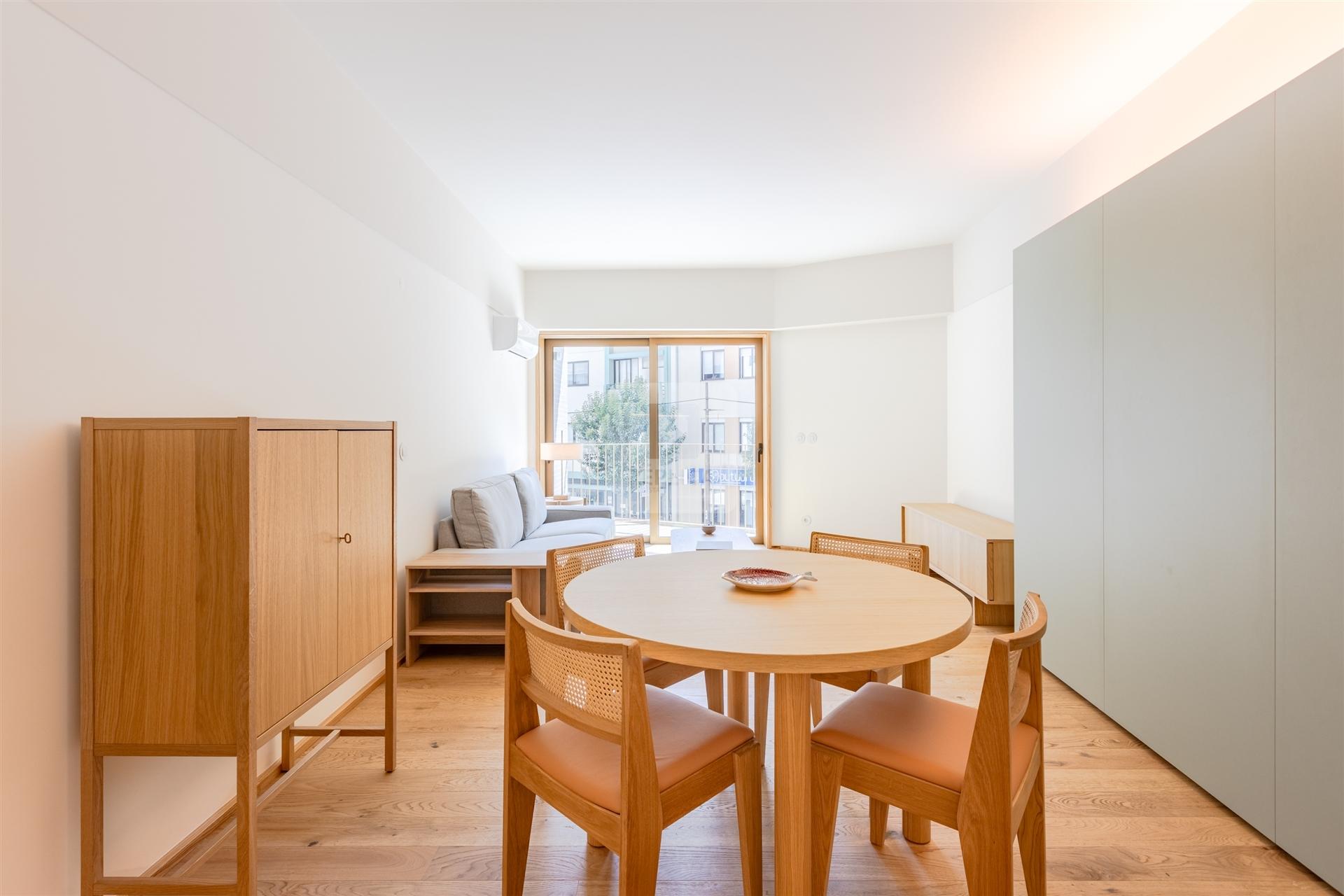 Apartamento T1 Mobilado e Equipado Próximo da Rotunda da Boavista – Porto