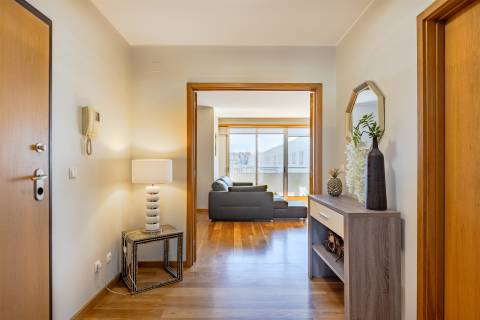 Penthouse T2 com Terraço e Vista Mar em Matosinhos Sul