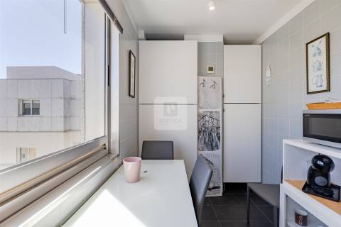 Penthouse T2 com Terraço e Vista Mar em Matosinhos Sul
