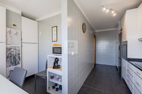 Penthouse T2 com Terraço e Vista Mar em Matosinhos Sul