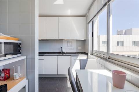 Penthouse T2 com Terraço e Vista Mar em Matosinhos Sul