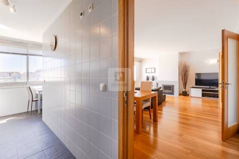 Penthouse T2 com Terraço e Vista Mar em Matosinhos Sul