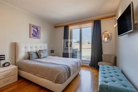 Penthouse T2 com Terraço e Vista Mar em Matosinhos Sul
