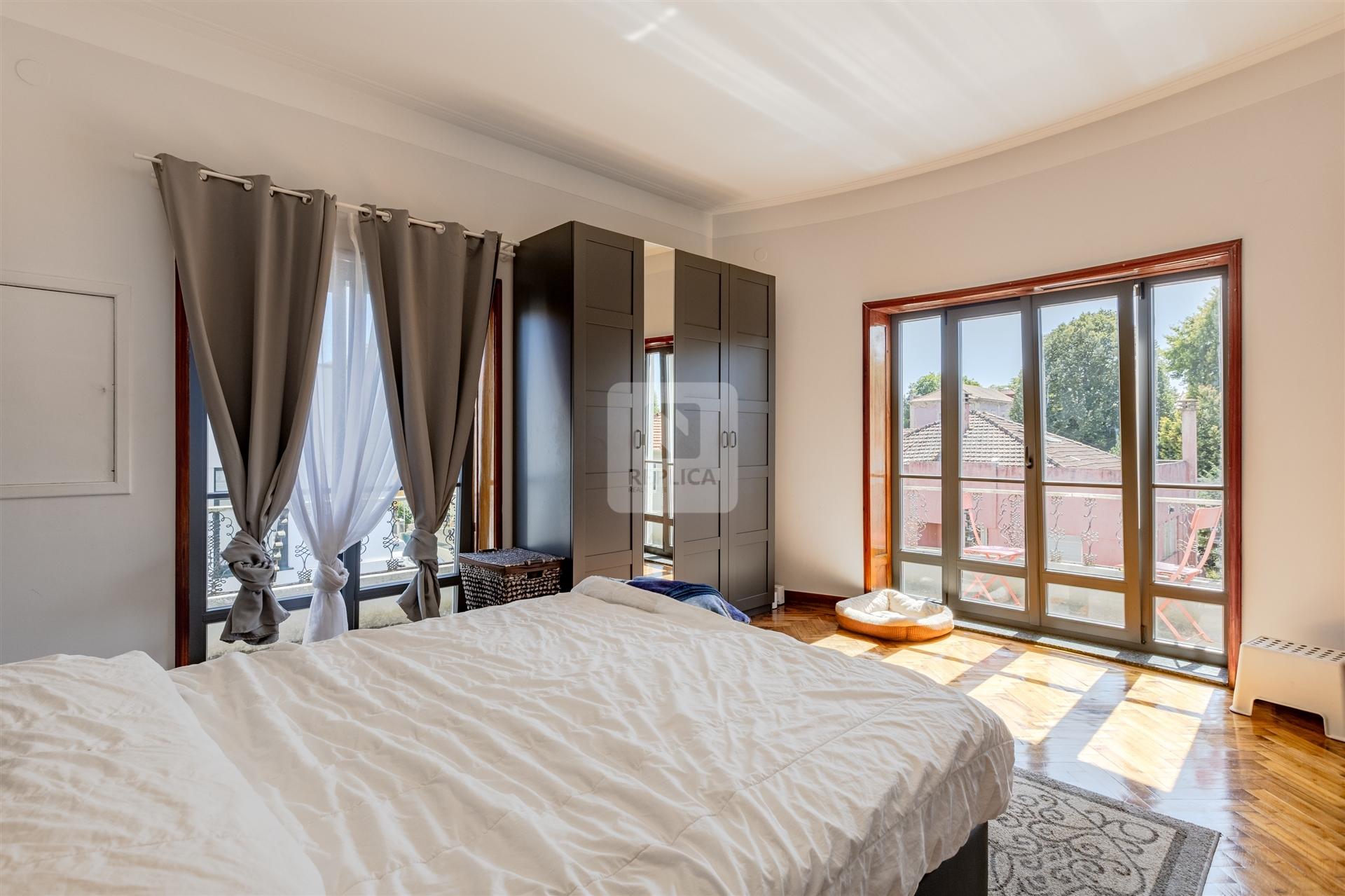 Apartamento T4 com Terraço 50m² na Rua Honório Lima Porto