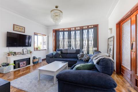 Apartamento T4 com Terraço 50m² na Rua Honório Lima Porto