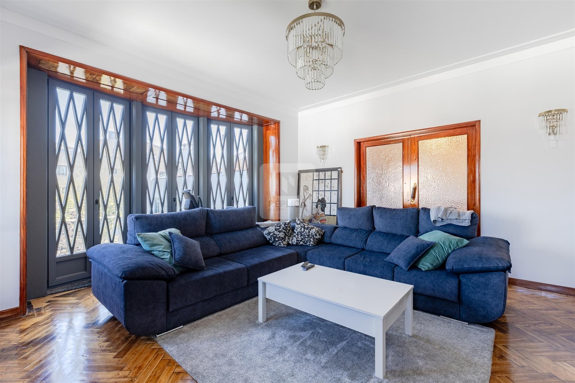 Apartamento T4 com Terraço 50m² na Rua Honório Lima Porto