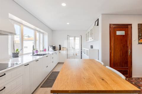 Apartamento T4 com Terraço 50m² na Rua Honório Lima Porto