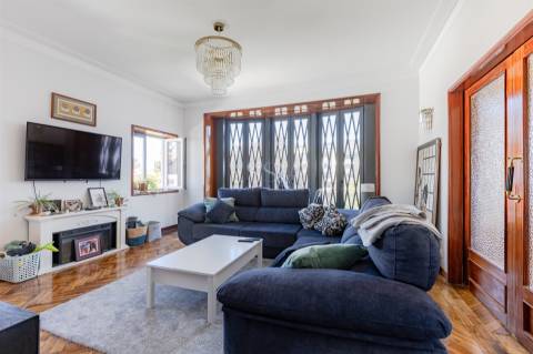Apartamento T4 com Terraço 50m² na Rua Honório Lima Porto