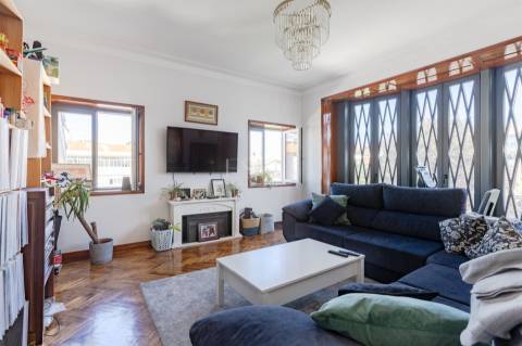 Apartamento T4 com Terraço 50m² na Rua Honório Lima Porto