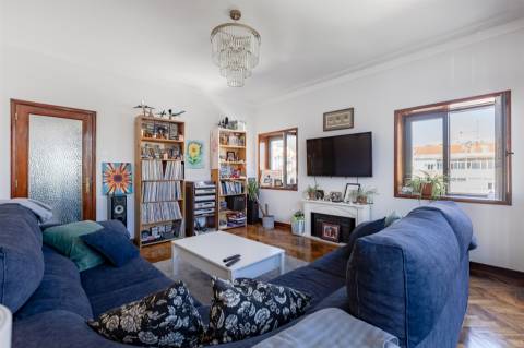 Apartamento T4 com Terraço 50m² na Rua Honório Lima Porto