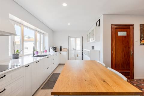 Apartamento T4 com Terraço 50m² na Rua Honório Lima Porto