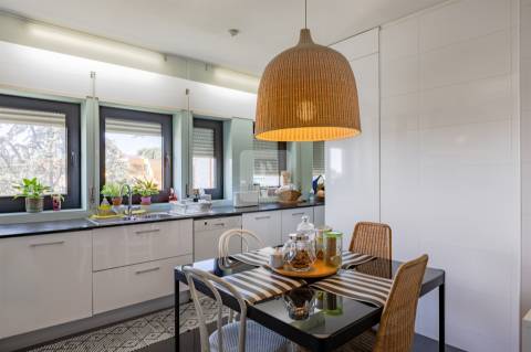 Apartamento T5 Duplex com 4 Frentes e Vistas para o Douro e Mar