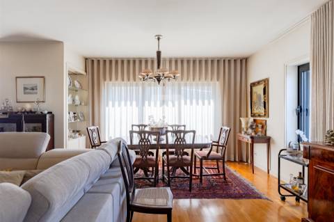 Apartamento T5 Duplex com 4 Frentes e Vistas para o Douro e Mar