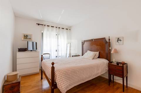 Apartamento T5 Duplex com 4 Frentes e Vistas para o Douro e Mar