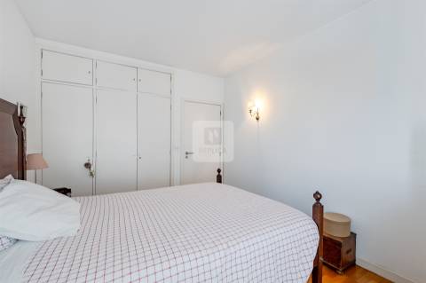 Apartamento T5 Duplex com 4 Frentes e Vistas para o Douro e Mar