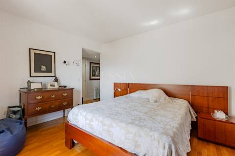 Apartamento T5 Duplex com 4 Frentes e Vistas para o Douro e Mar