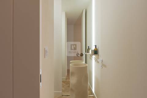 Apartamento T4 Remodelado no Centro do Porto