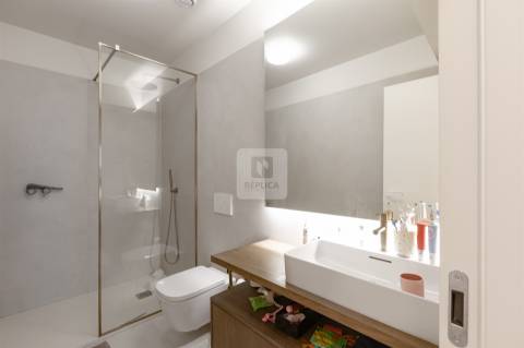 Apartamento T4 Remodelado no Centro do Porto