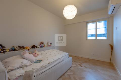 Apartamento T4 Remodelado no Centro do Porto