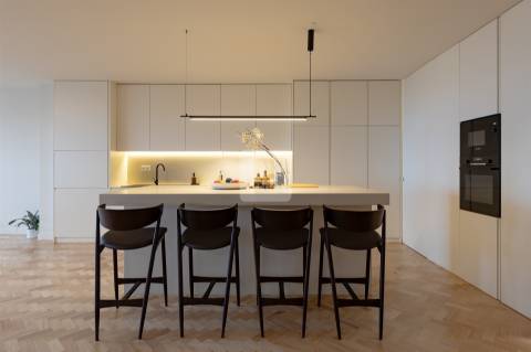 Apartamento T4 Remodelado no Centro do Porto