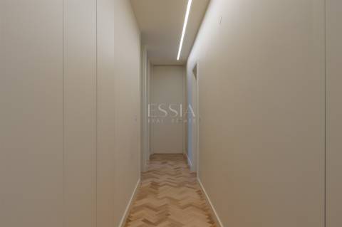 Apartamento T4 Remodelado no Centro do Porto