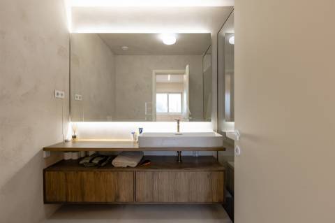 Apartamento T4 Remodelado no Centro do Porto